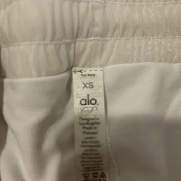 alo x-small white shorts - Picture 5 of 5